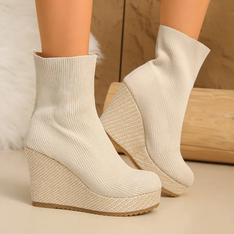 Bellastra knit platforms
